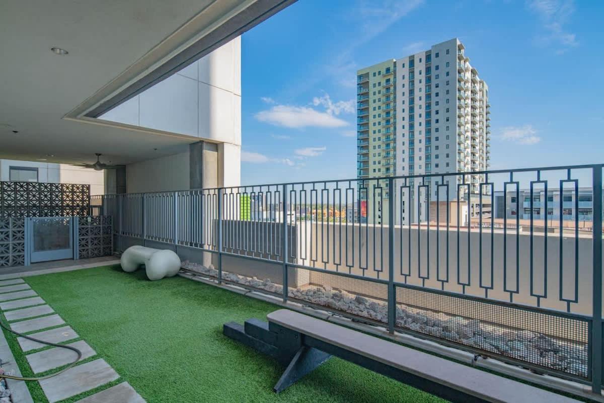 Apartament Detailed 2Bd, Highrise Dt, Pool, Gym, Parking, Sleeps 8 Phoenix Zewnętrze zdjęcie