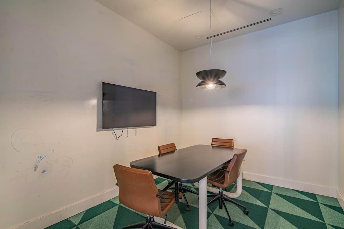 Apartament Detailed 2Bd, Highrise Dt, Pool, Gym, Parking, Sleeps 8 Phoenix Zewnętrze zdjęcie