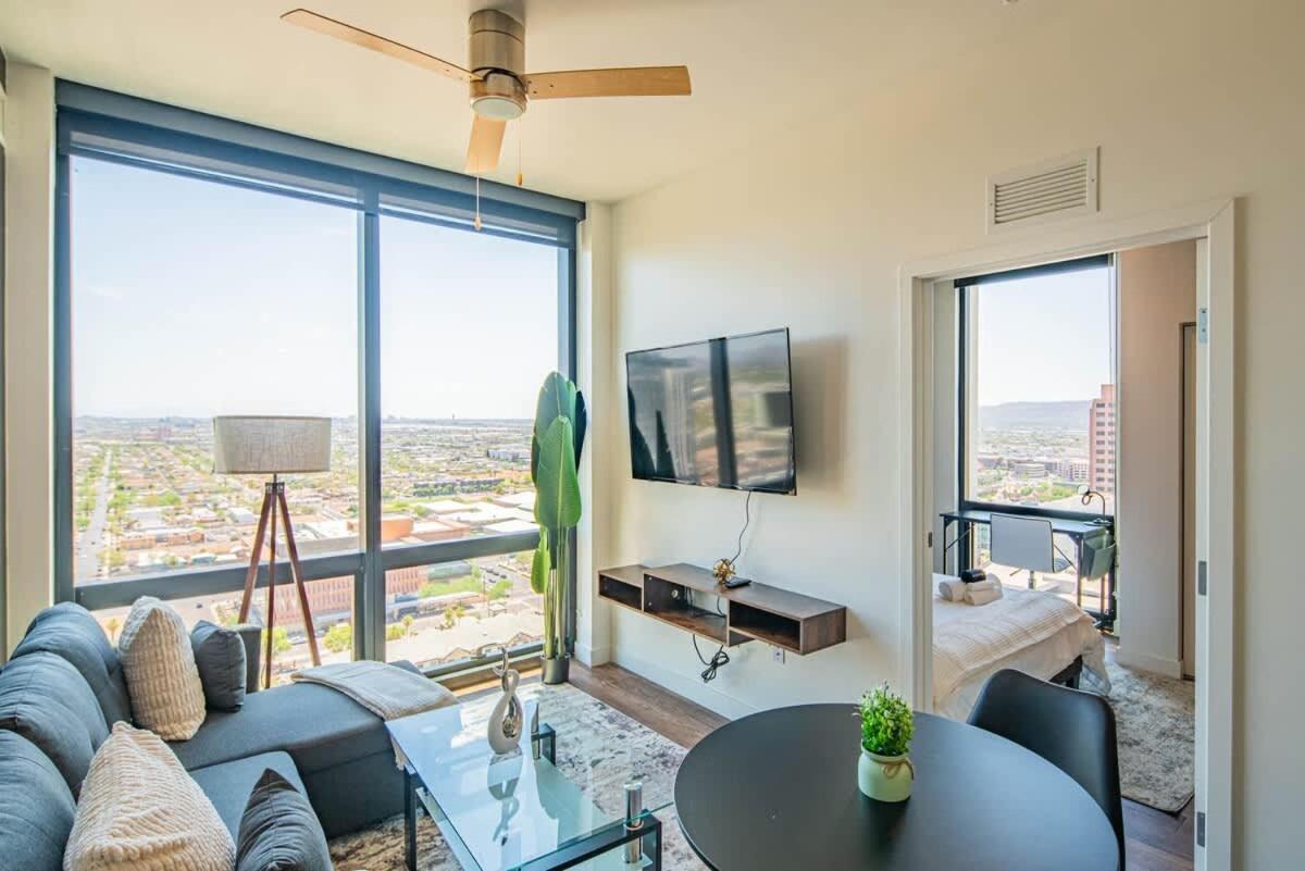 Apartament Detailed 2Bd, Highrise Dt, Pool, Gym, Parking, Sleeps 8 Phoenix Zewnętrze zdjęcie